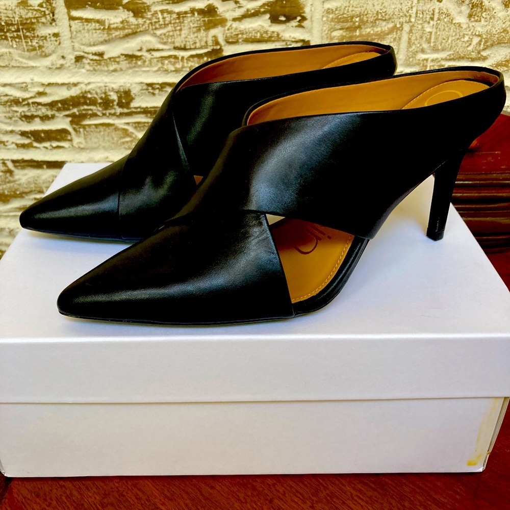NIB CALVIN KLEIN Gilliana Stiletto Mules 6.5